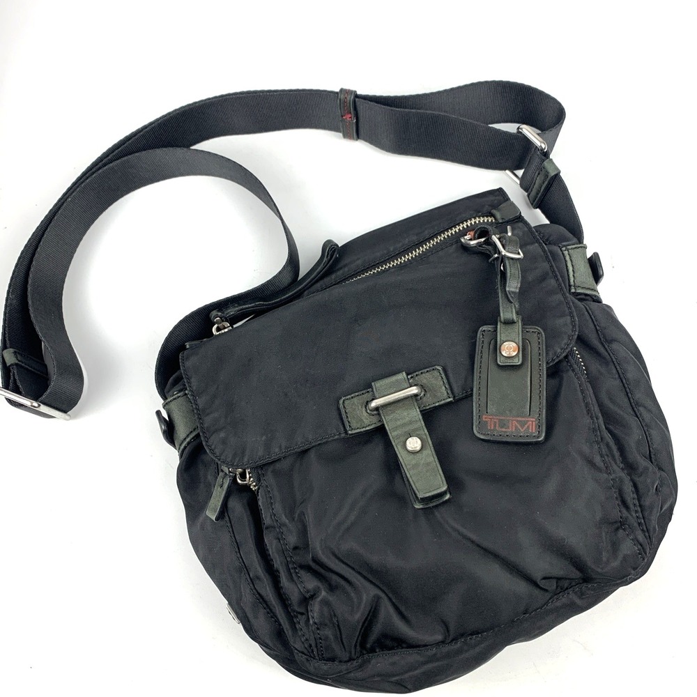 Tumi Voyageur Lugano Black Nylon Crossbody Messenger Bag 9"